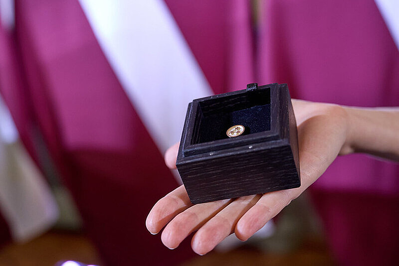 Izciliem izglītības un zinātnes darbiniekiem piešķir Ministru kabineta balvu un Atzinības rakstus