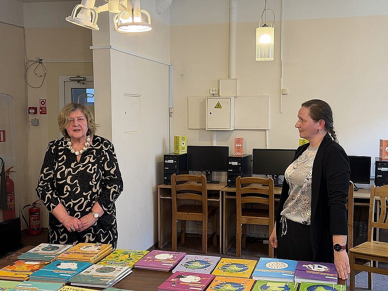 Izglītības zinātņu un psiholoģijas bibliotēkā atvērta jaunā mācību grāmata “Latviešu valoda 2. klasei”