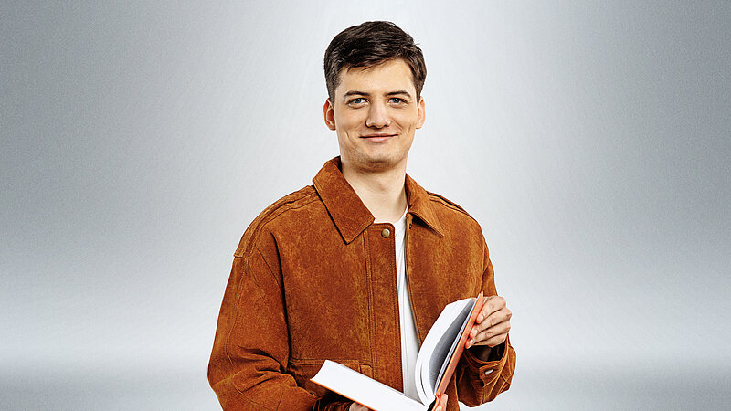 Paaudzēs lolota mīlestība pret latviešu valodas un literatūras skolotāja profesiju