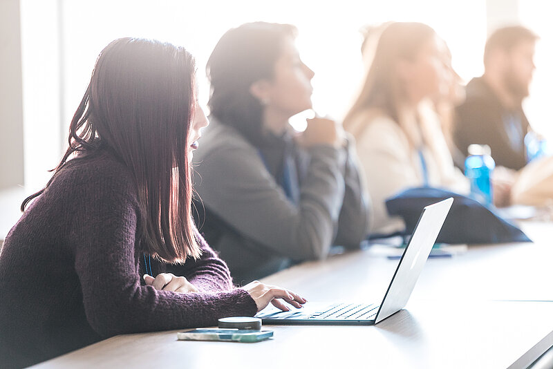 Tiek uzsākta jauna profesionālās pilnveides programma “Jaunatnes darbinieka profesionālās kvalifikācijas pamati”