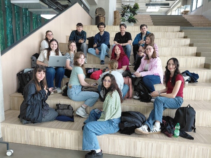 Vācijas studenti gatavo savas universitātes prezentāciju